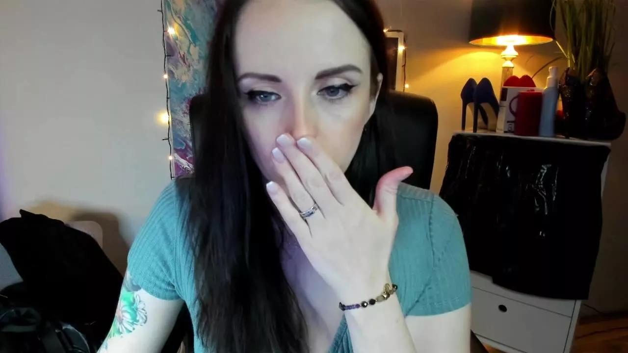 queenLeila on Streamray 