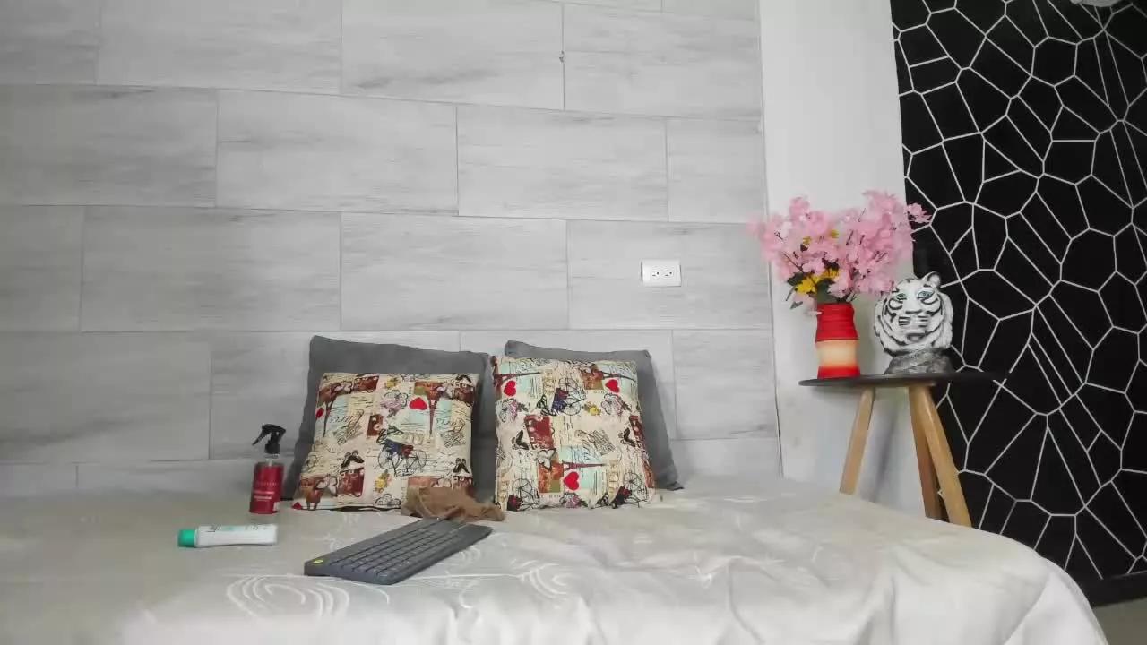 rebeca_lee on Streamray 