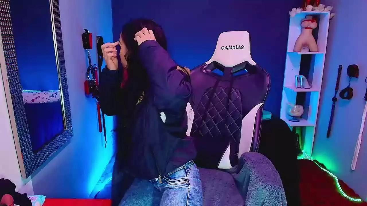 SelenaHot on Streamray 