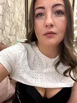 AnnaBri — flash boobs