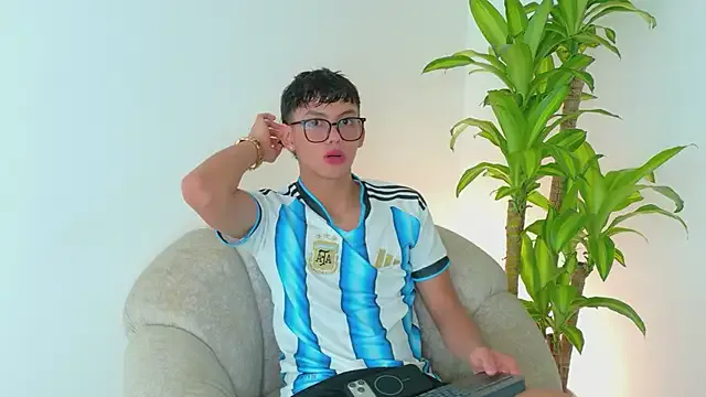 Axel_Cody_ — spanking in the ass X5