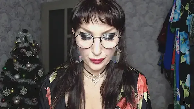 Aziza1 on StripChat