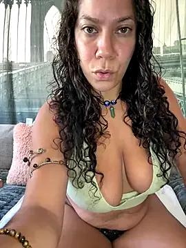 Bigbuttbrooklynn — nipple clamps @GOAL