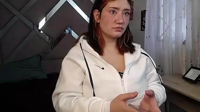 Cerecitaa02_ on StripChat 