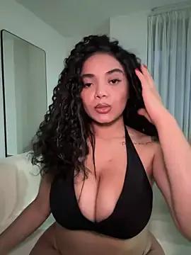 Curlyierr — Show Boobs + Oil them
