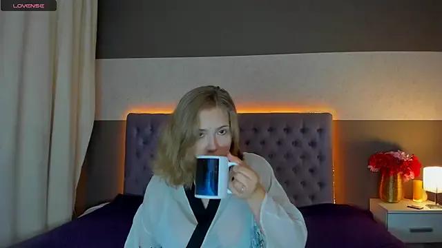 DellaRowe on StripChat 