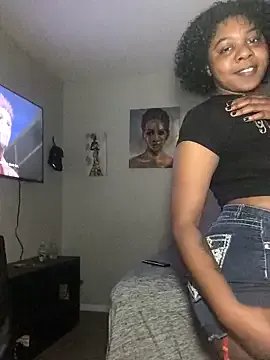 Ebony_Queeen — Twerk nude for 5 min
