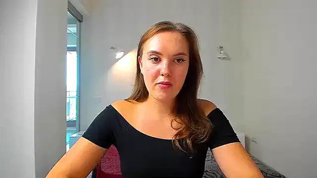 EmmaNorman on StripChat 