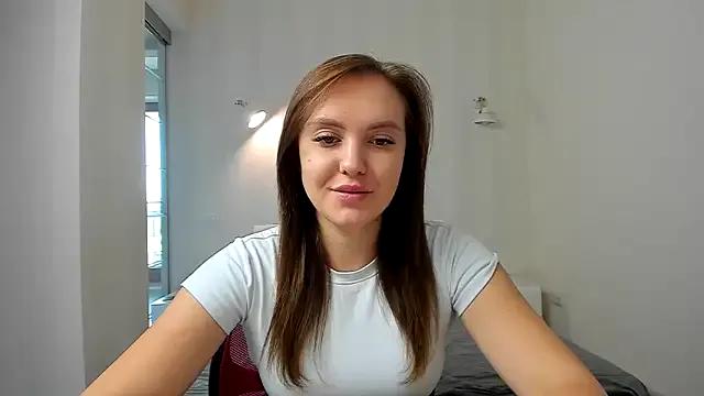 EmmaNorman on StripChat 