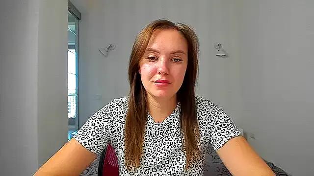 EmmaNorman on StripChat 