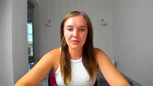 EmmaNorman on StripChat 