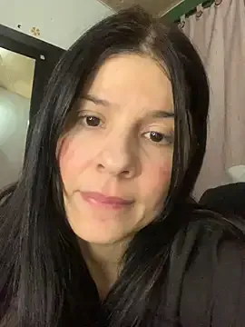 Estefani_32 on StripChat