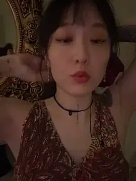 Etherealcat33 on StripChat