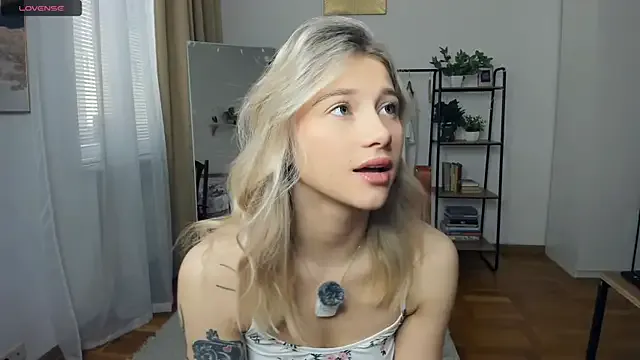 FaaBinaa on StripChat