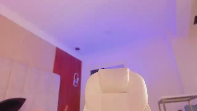 HannaRed_ on StripChat 