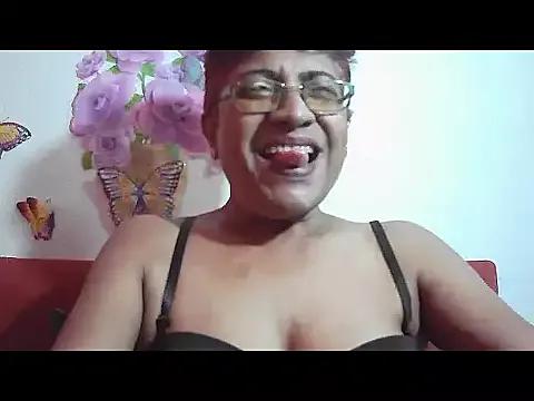 Indianredlily on StripChat 