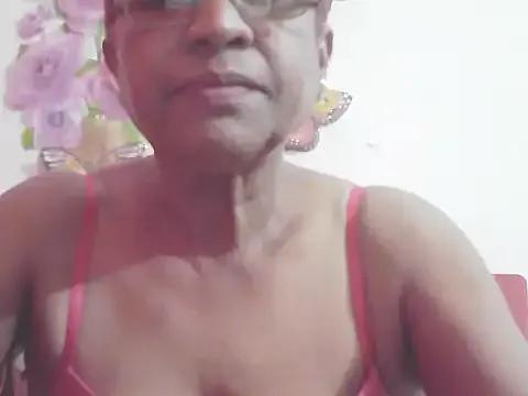 Indianredlily on StripChat 