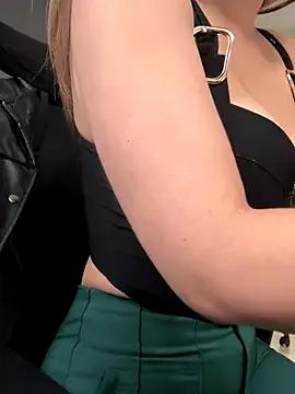Isabella_Varella — Freechat on StripChat