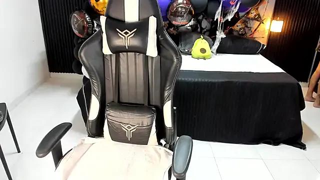 StripChat Ivy_16 is Freechat Ivy_16 — controla my domi show pussy