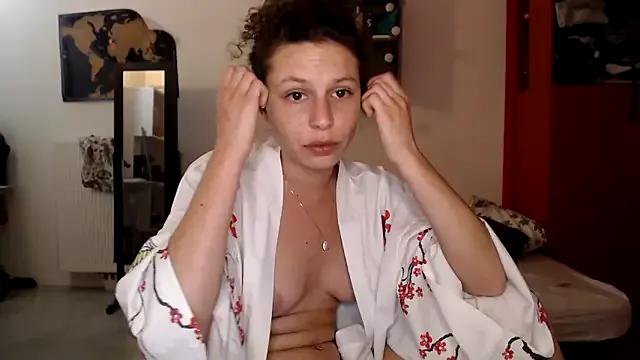 Lilou_cuute on StripChat 