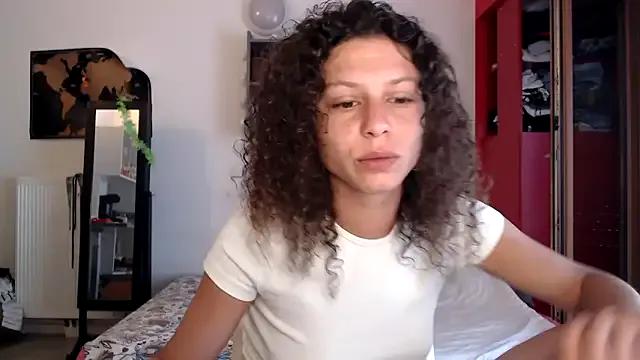 Lilou_cuute on StripChat