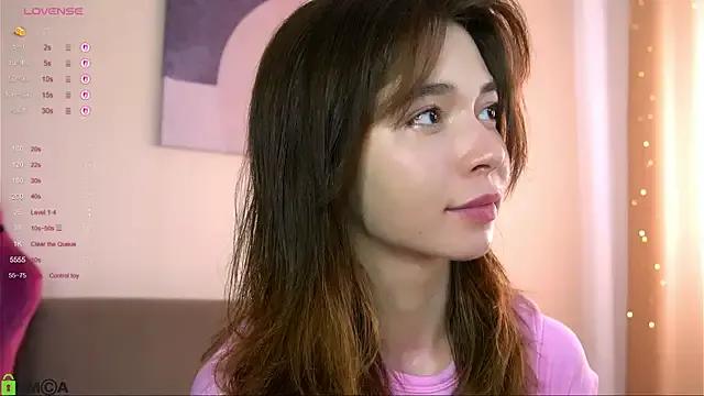 LittleOriana on StripChat 