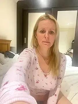 madamlillyrose — Shower time