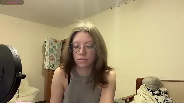 StripChat MargarettNewbie is Freechat MargarettNewbie — Suck my finger