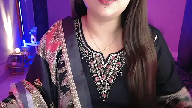 Mitikaa on StripChat