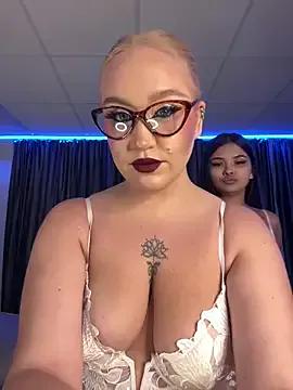 RollDolls — NEXT GIRL SQUIRT ON FACE MARY