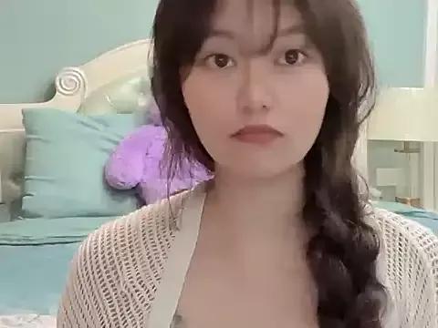 sarah111 on StripChat 