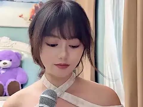sarah111 on StripChat