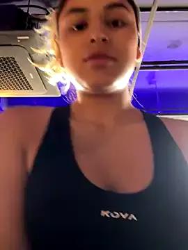 SaraParisi on StripChat 