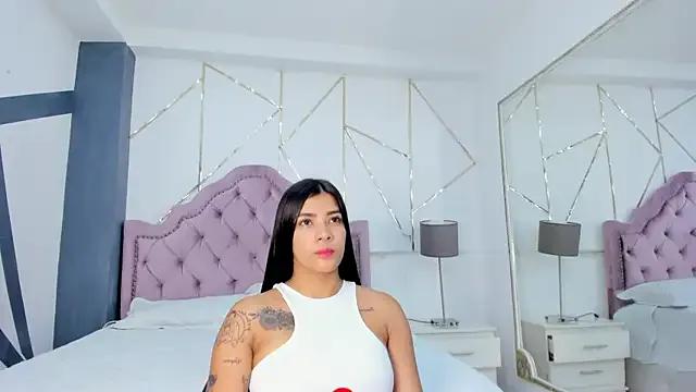 SelenaStonne on StripChat 