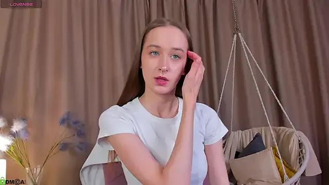 Sweett_Monica on StripChat 