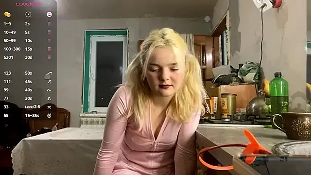 TuTimmer — I'll put a comb in my pussy